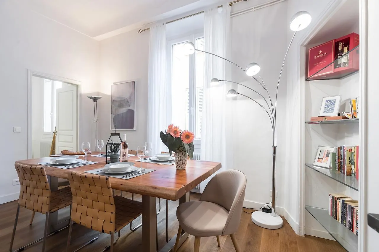 Pref 2 - F4 - Vaste Et Bourgeois ,3 Chambres, Ascenseur, Vx-Nice France