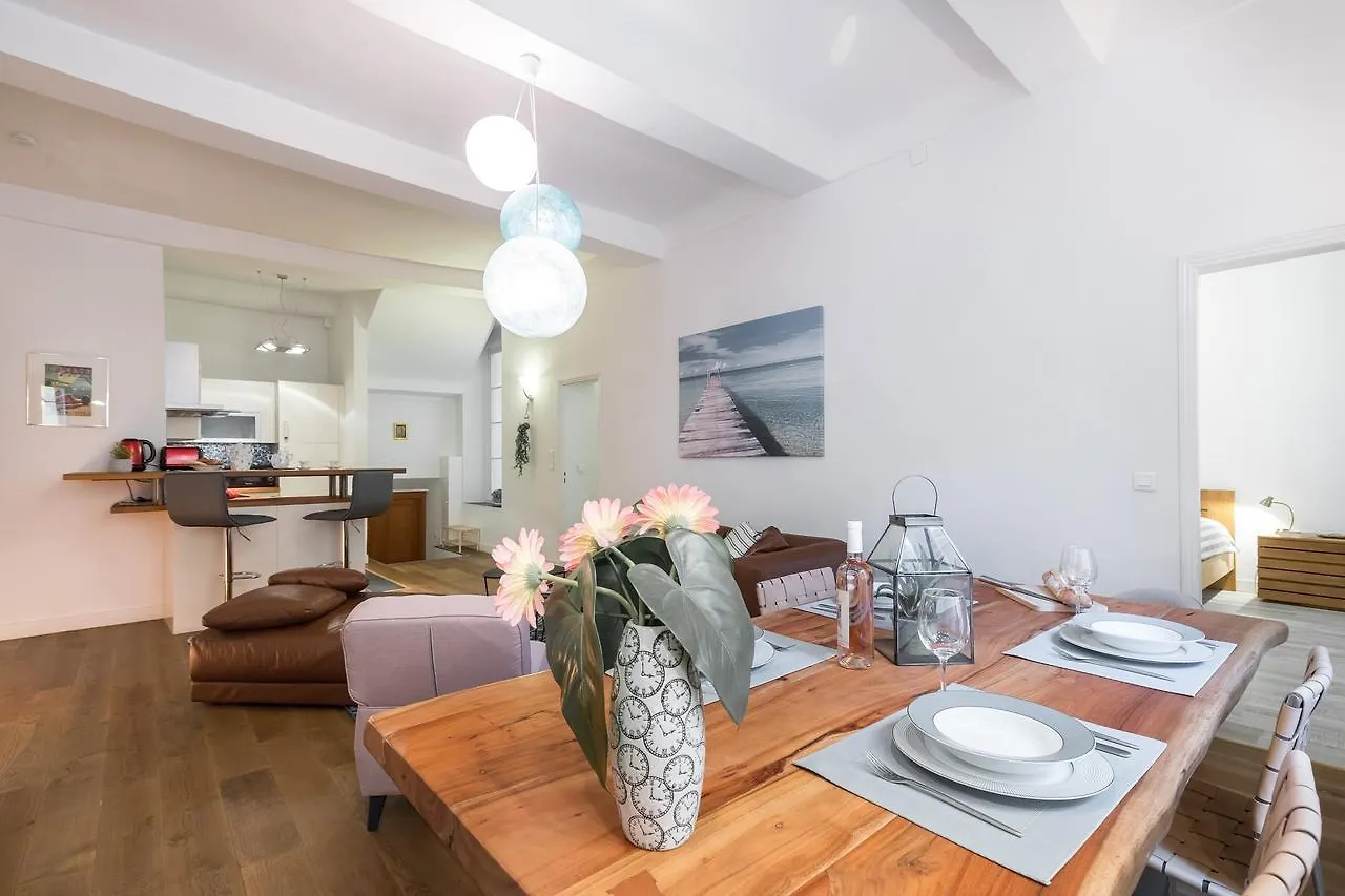 Pref 2 - F4 - Vaste Et Bourgeois ,3 Chambres, Ascenseur, Vx-Nice Apartment