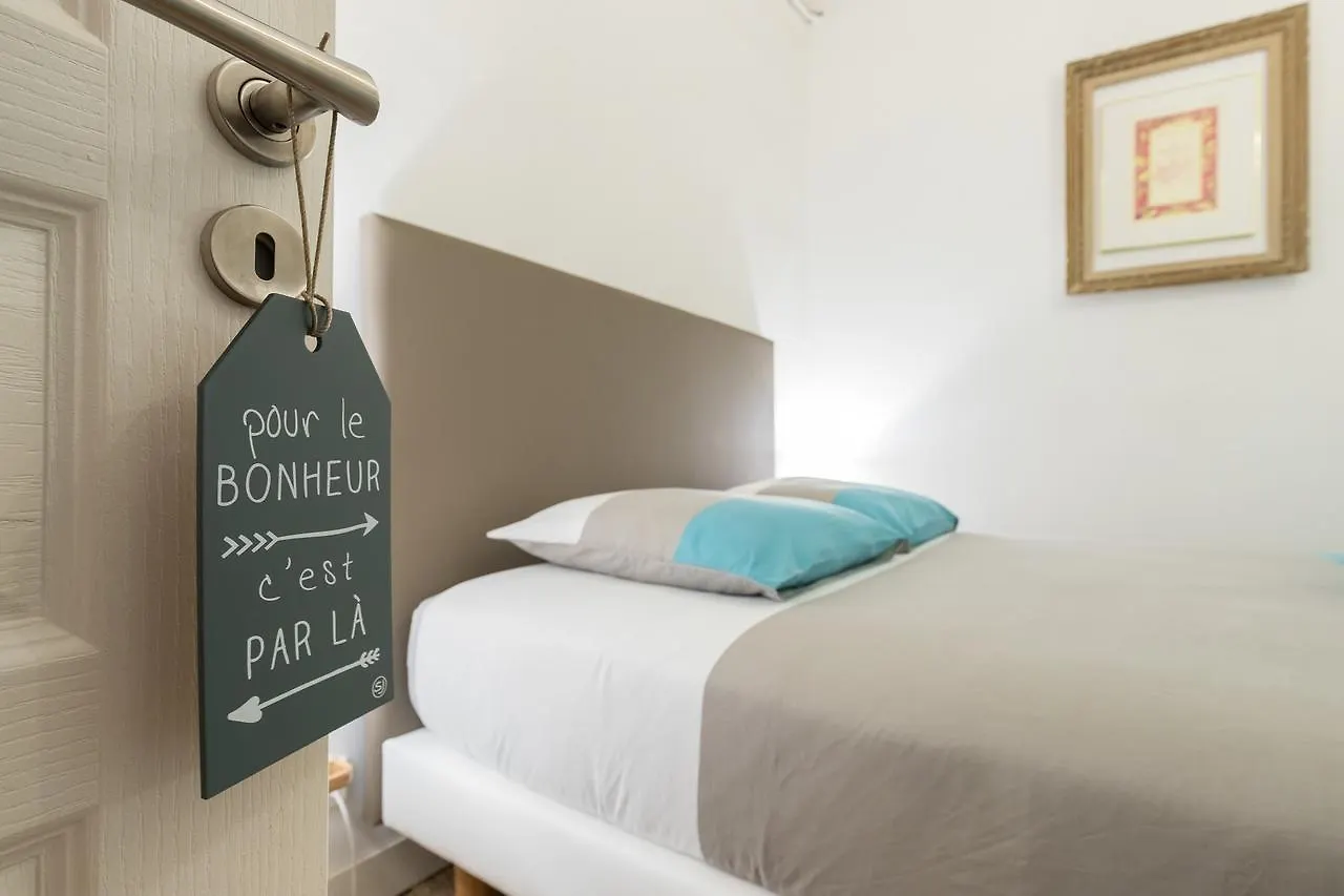 Pref 2 - F4 - Vaste Et Bourgeois ,3 Chambres, Ascenseur, Vx-Nice 0*, Nice France